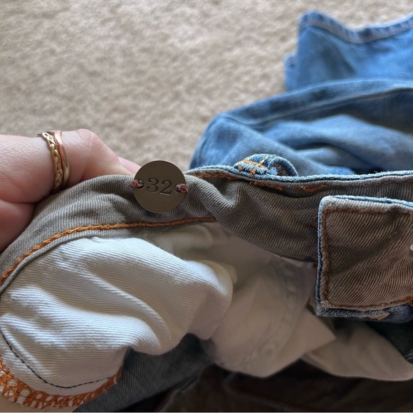 Tommy Bahama Standard Bootcut Jeans - Picture 7 of 7